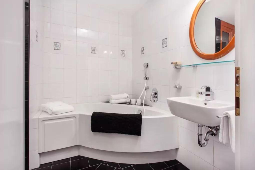 Center Marvel Apartment Ljubljana Luaran gambar